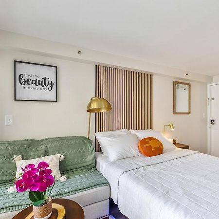 Bright & Cozy Condo Unit With Balcony! โฮโนลูลู ภายนอก รูปภาพ