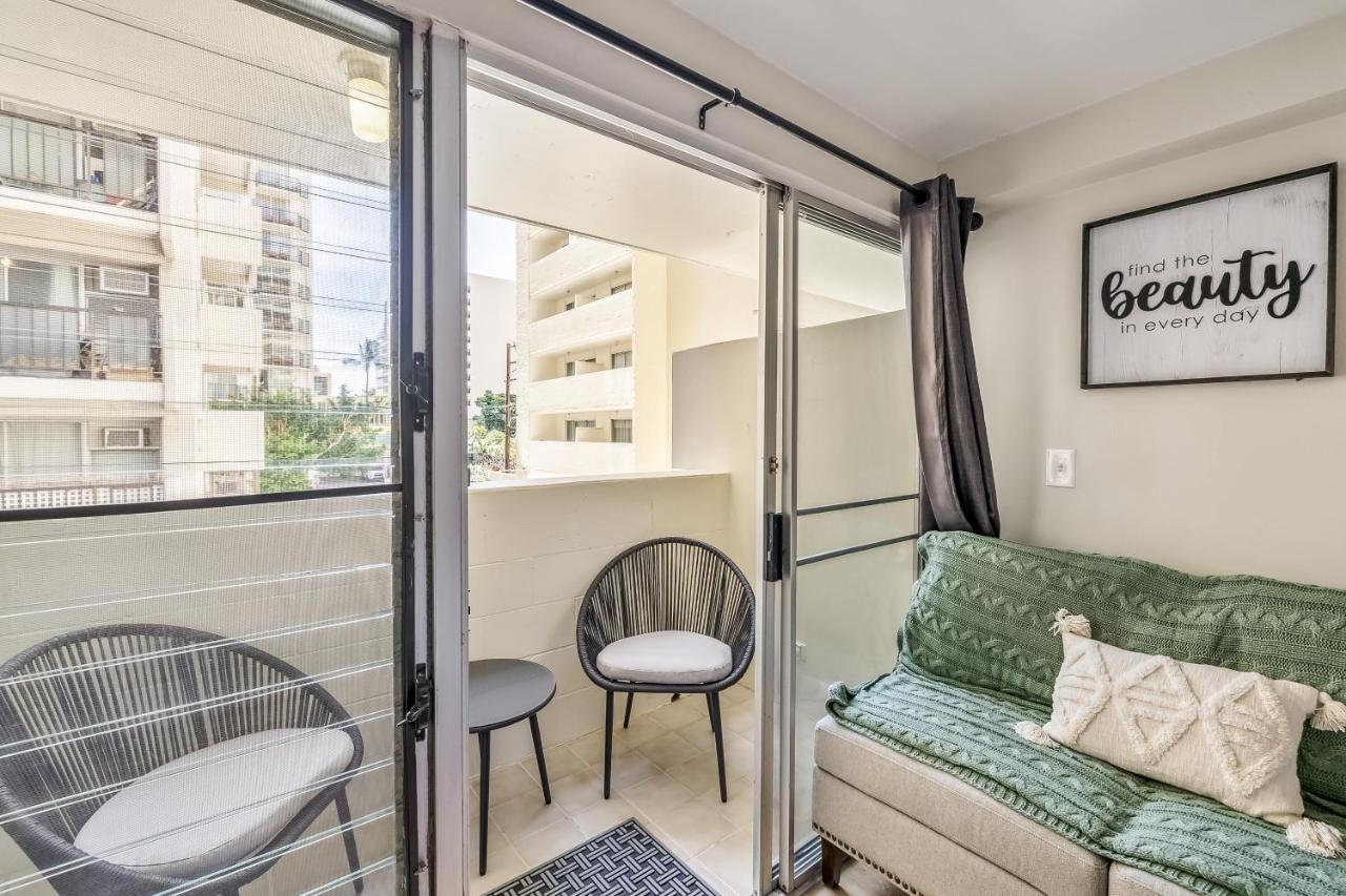 Bright & Cozy Condo Unit With Balcony! โฮโนลูลู ภายนอก รูปภาพ