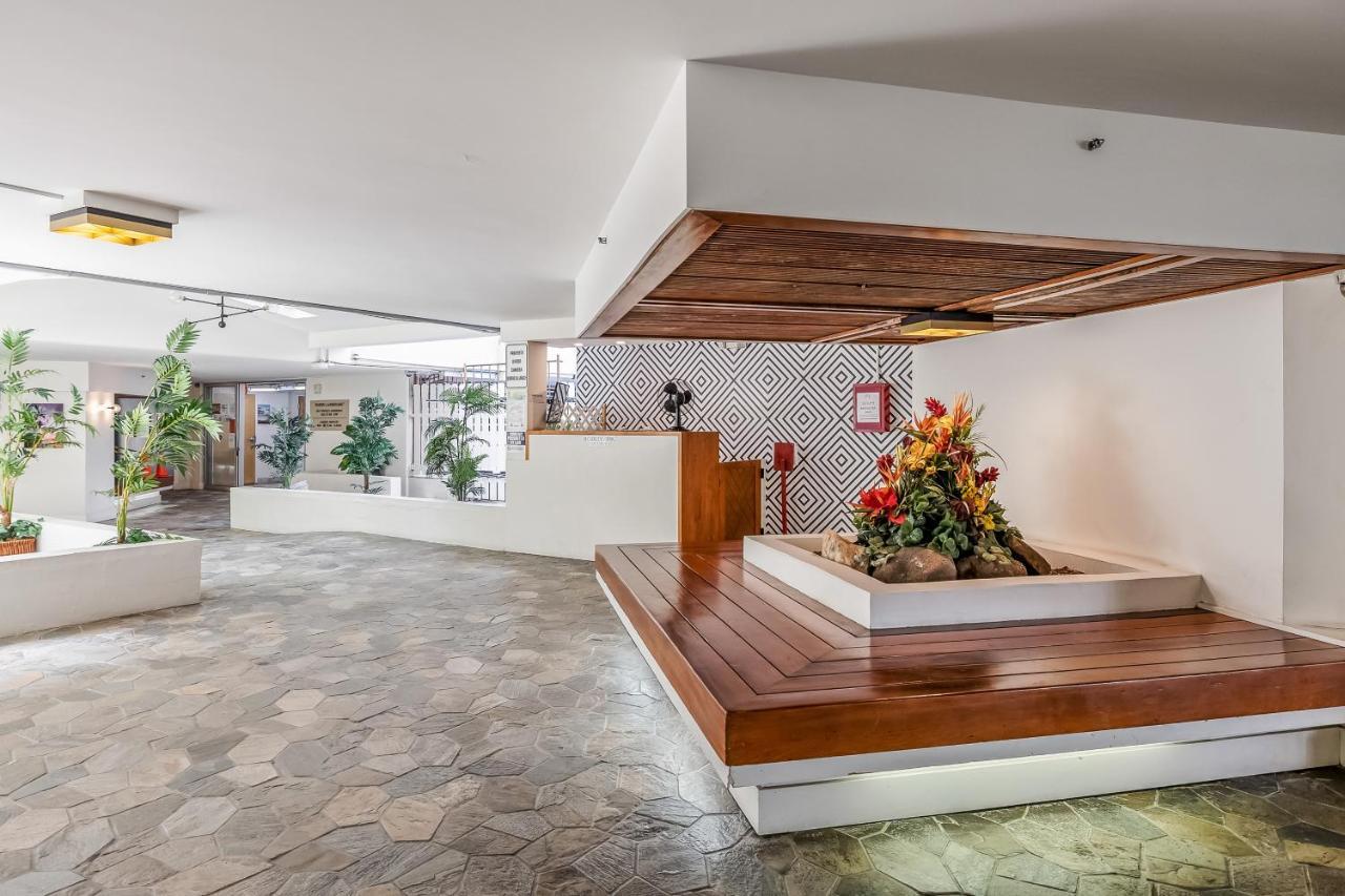 Bright & Cozy Condo Unit With Balcony! โฮโนลูลู ภายนอก รูปภาพ