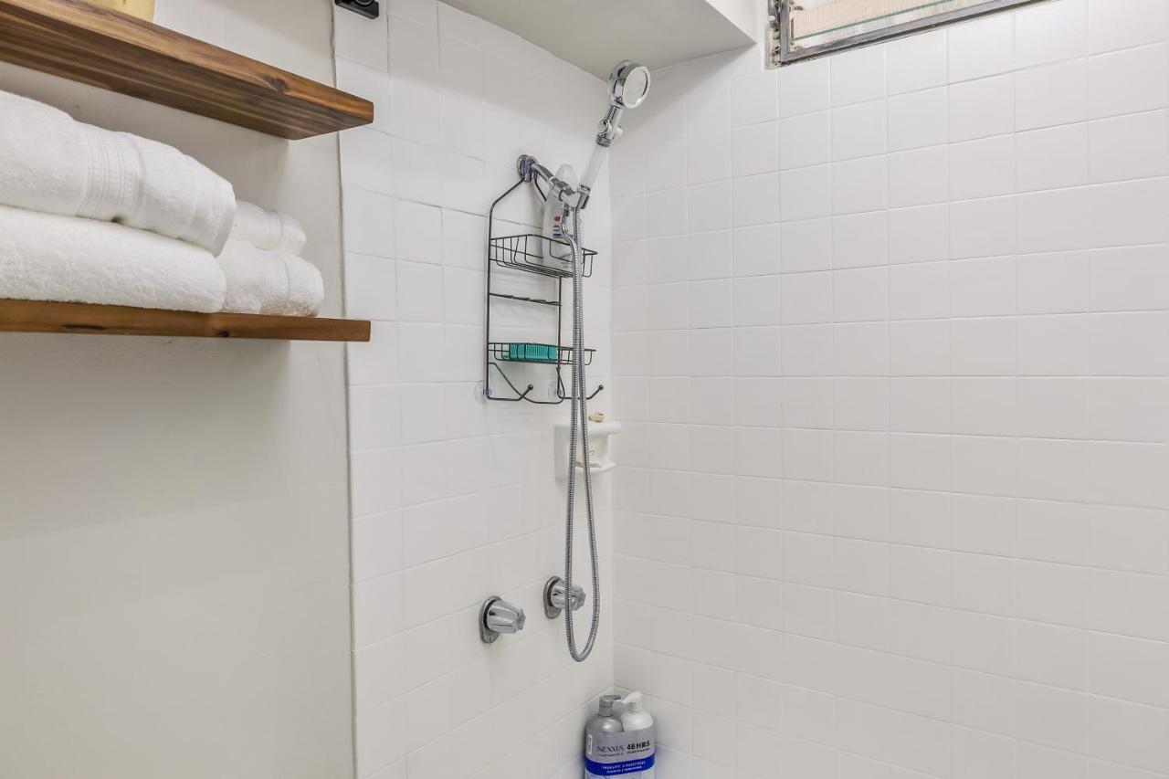 Bright & Cozy Condo Unit With Balcony! โฮโนลูลู ภายนอก รูปภาพ